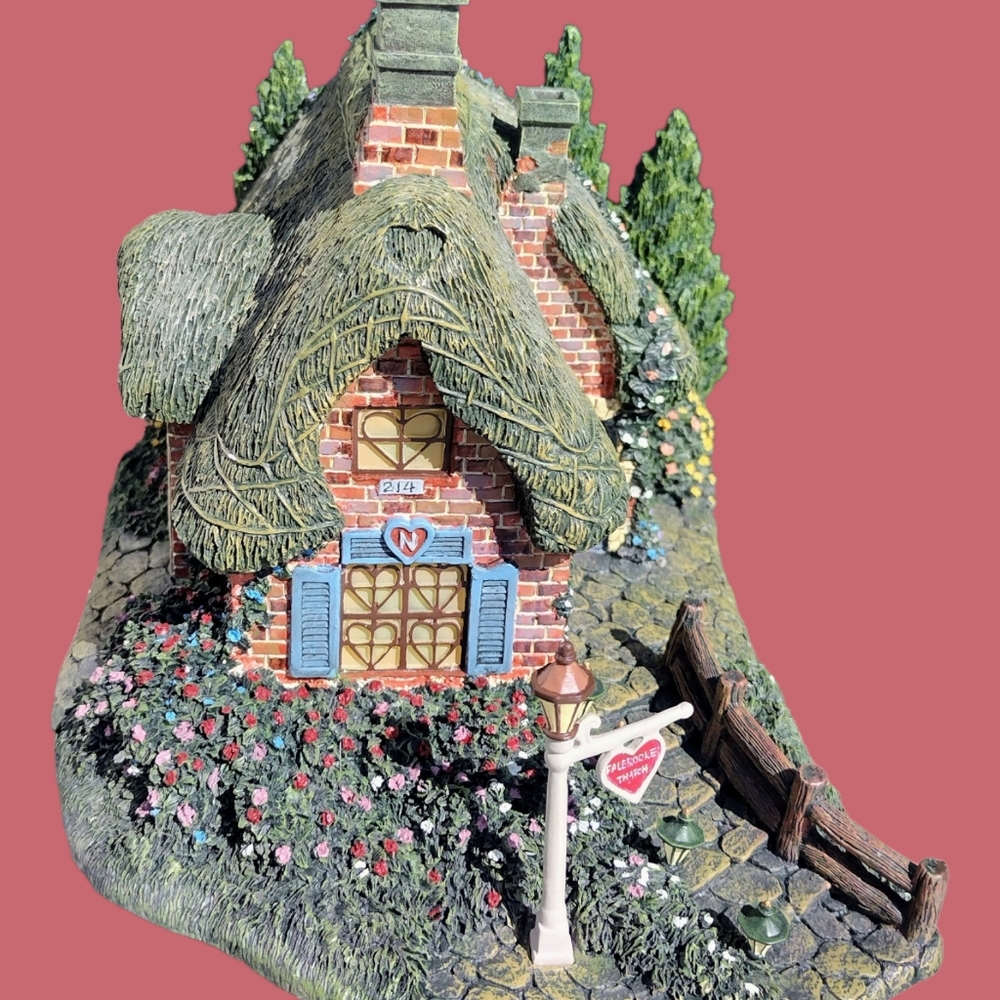 Thomas Kincade Hawthorne Village Christmas Collection "Sweetheart Cottage"